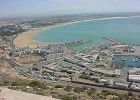 Der Strand und der neue Yachtclub in Agadir.